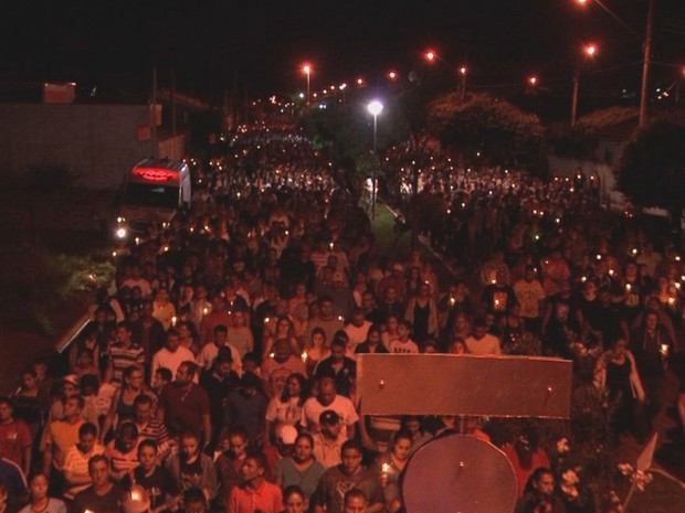 Encenação da Paixão de Cristo atrai milhares de fiéis em Bálsamo