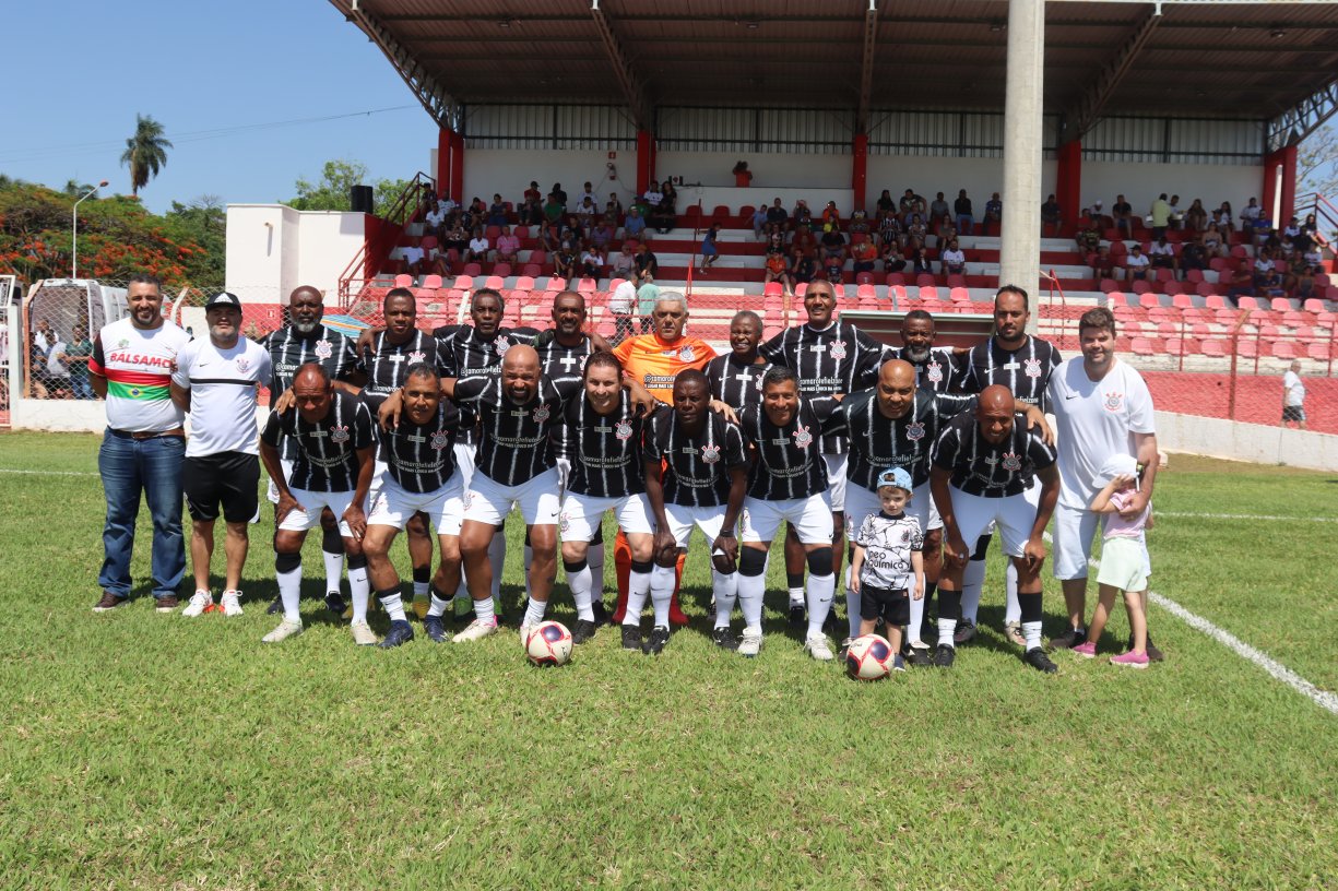 Corinthians Master faz jogo festivo em Bálsamo